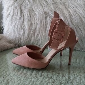 Breckelles Pink Heels Size 9